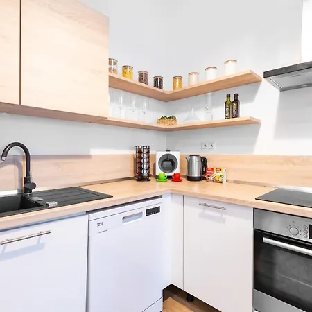 Skackavá - Beautiful New In Direct Centrum, 24h Self Check-in * Banská Bystrica