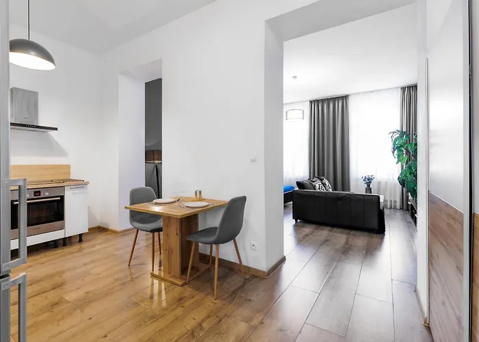 Skackava - Beautiful New In Direct Centrum, 24h Self Check-in Banská Bystrica